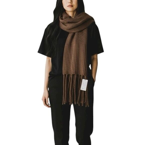 Free People Oversized Frida Tassel Scarf NWT - One Size - Picture 1 of 3